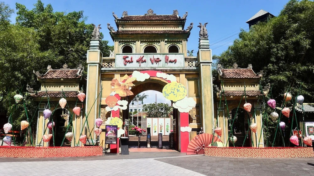 Photo - Blue Waves Hotel