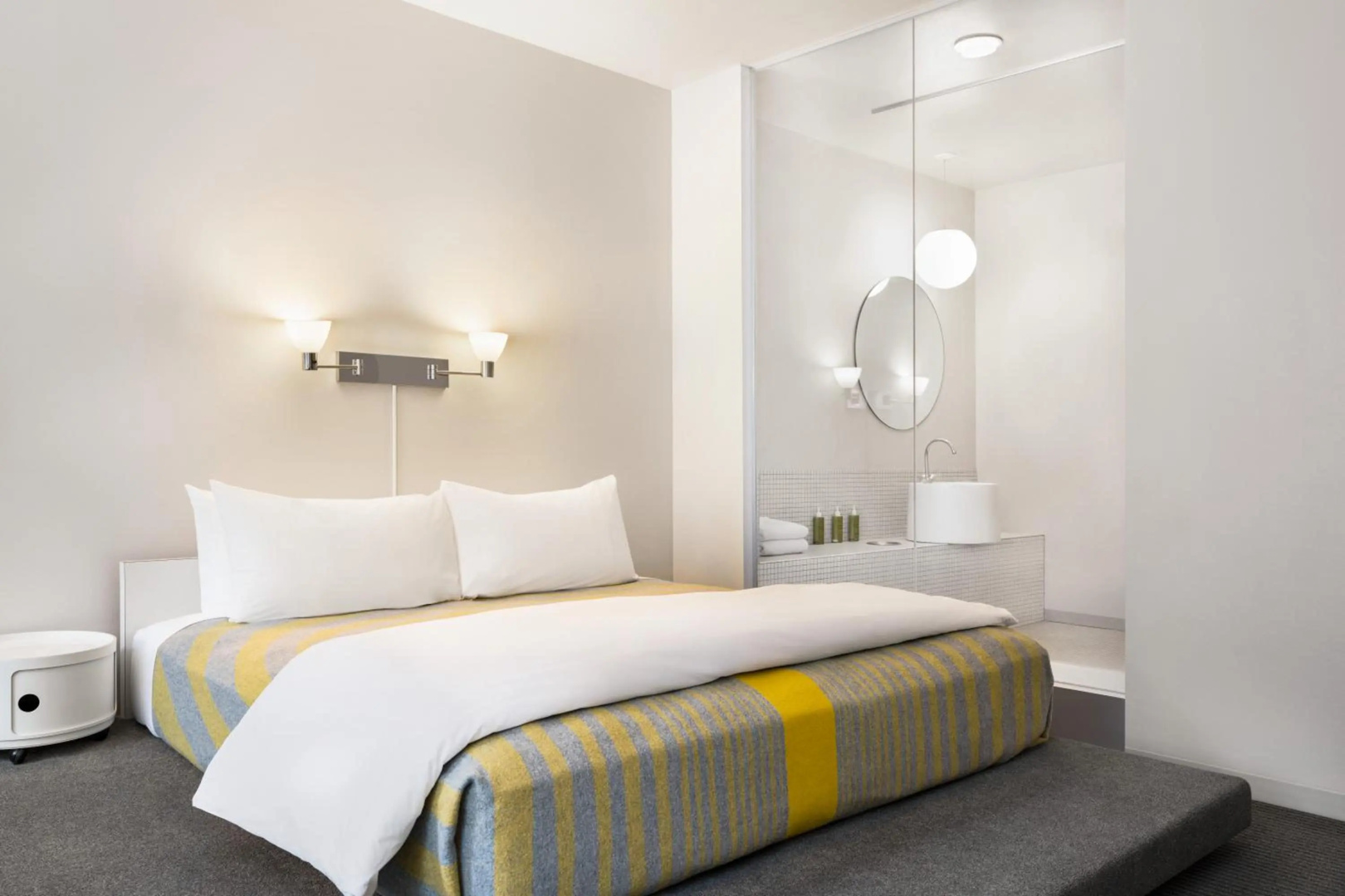 Photo - The Delphi Hotel
