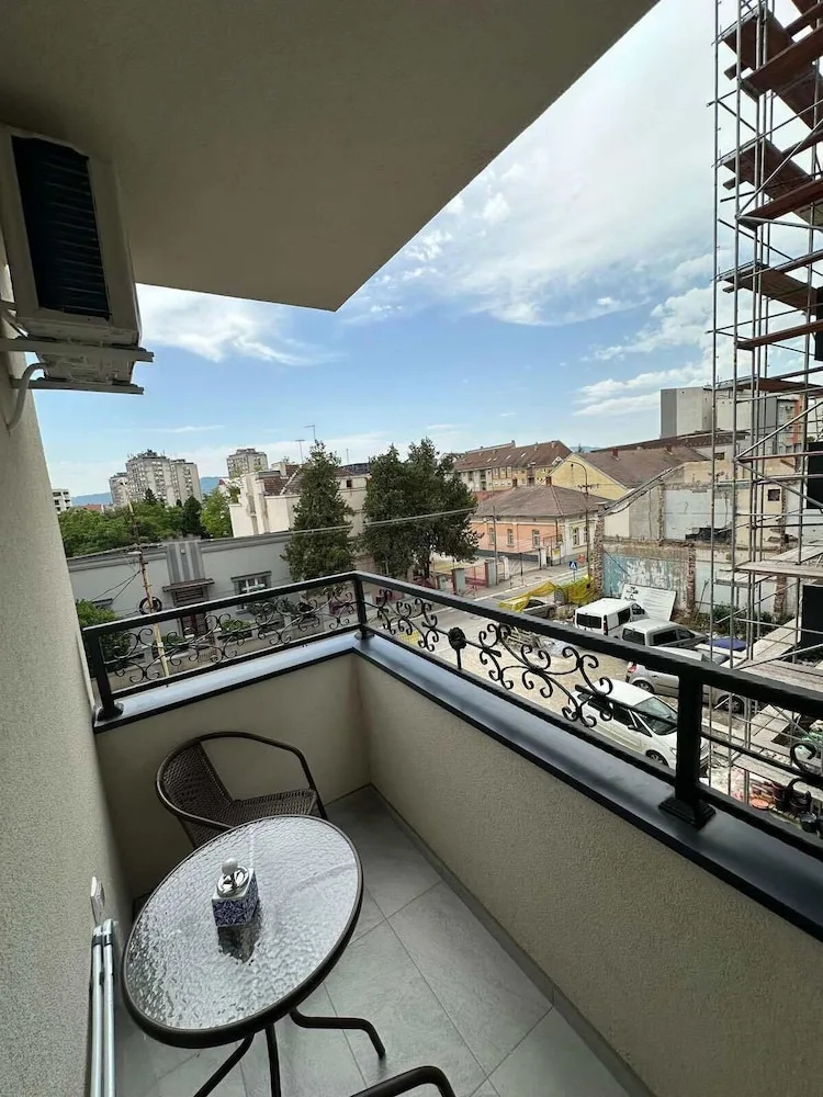 I&I 3 Bedrooms Apartment I