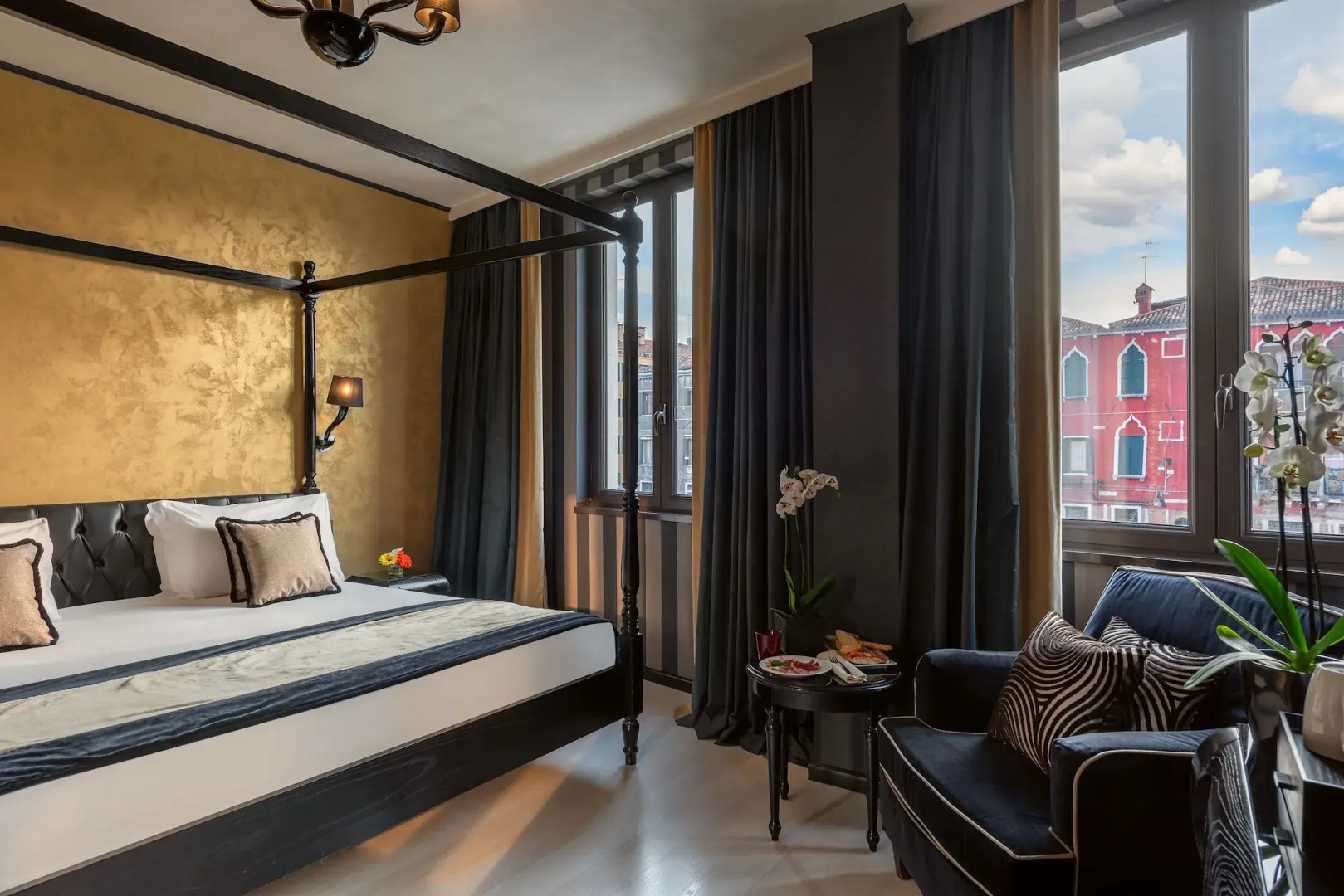 Photo - Carnival Palace - Venice Collection