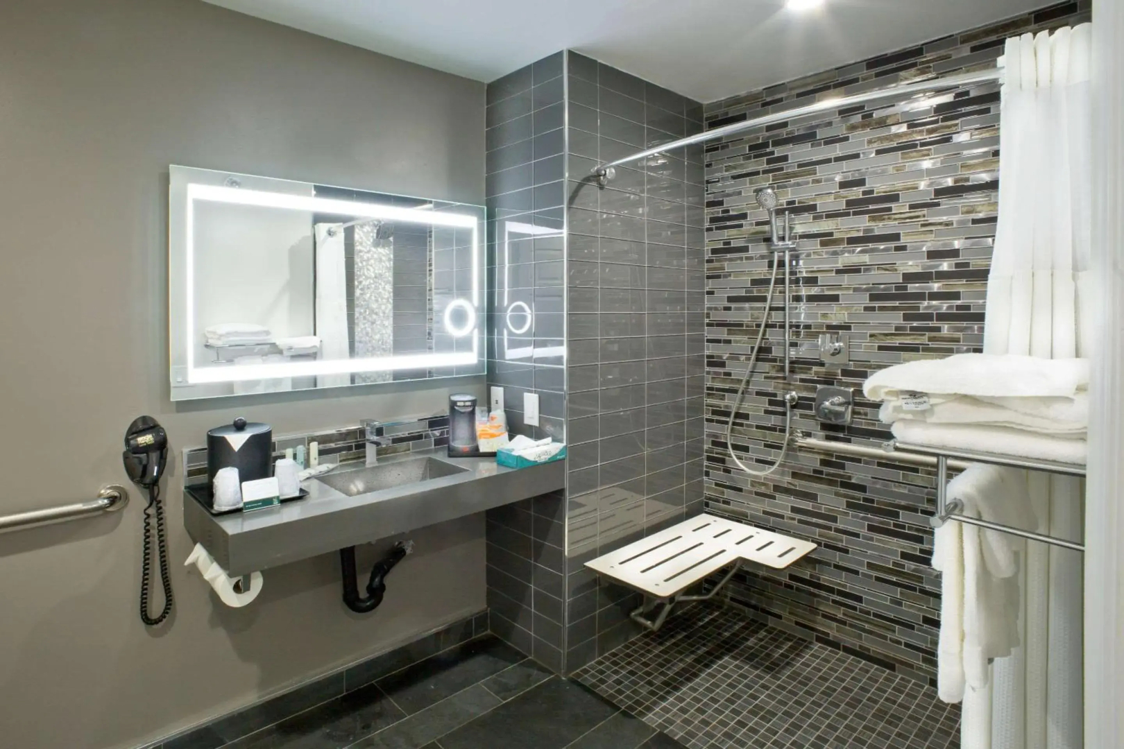 Photo - Bay Area Inn & Suites