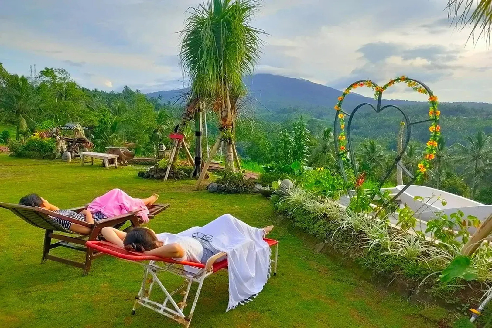 Foto - KTS - Kubu Tepi Sawah