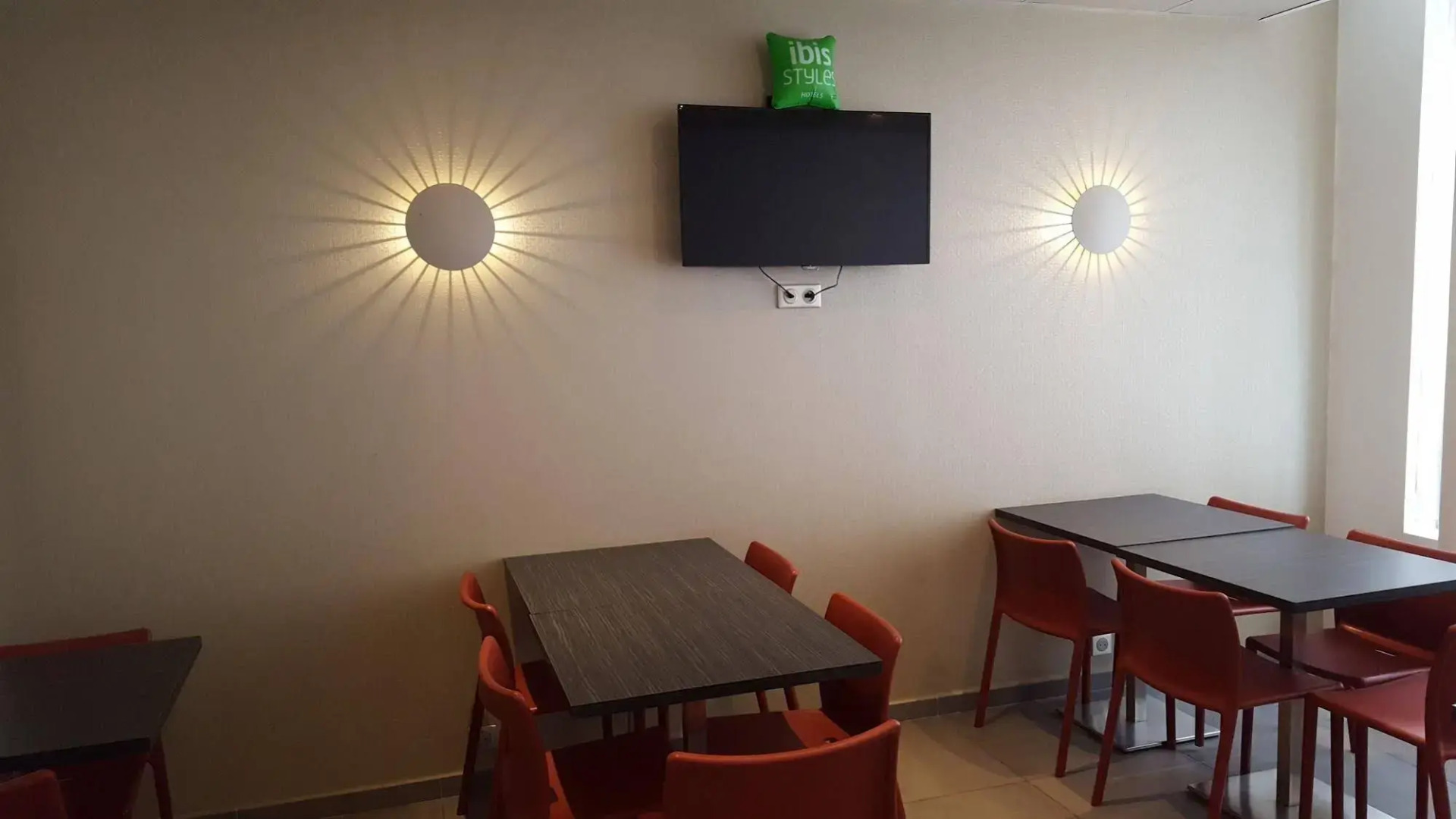 Foto - Accueil Hôtel Paris Pigalle Montmartre - Hôtel rénové