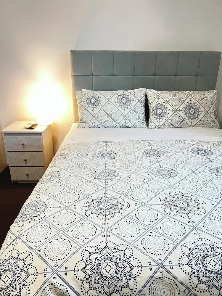 Photo - Sunny Rooms Mascot