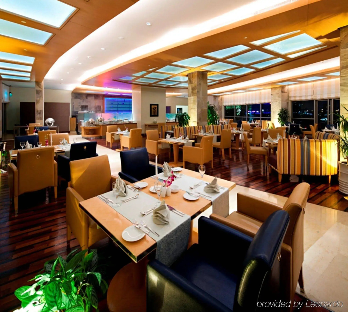 Photo - Marina Hotel