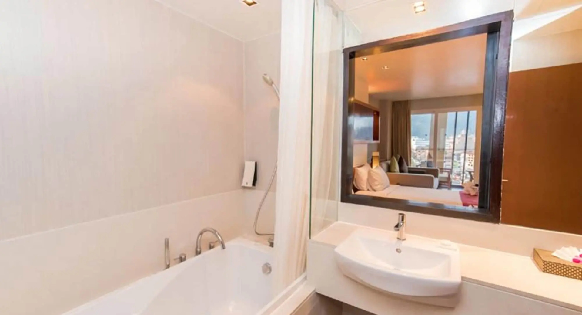 Photo - ASHLEE Hub Hotel Patong