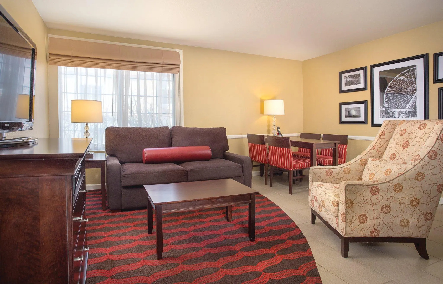 Foto - Peacock Suites
