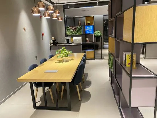 Homeinn Selected Hotel (Wuhan High-speed Railway Station)