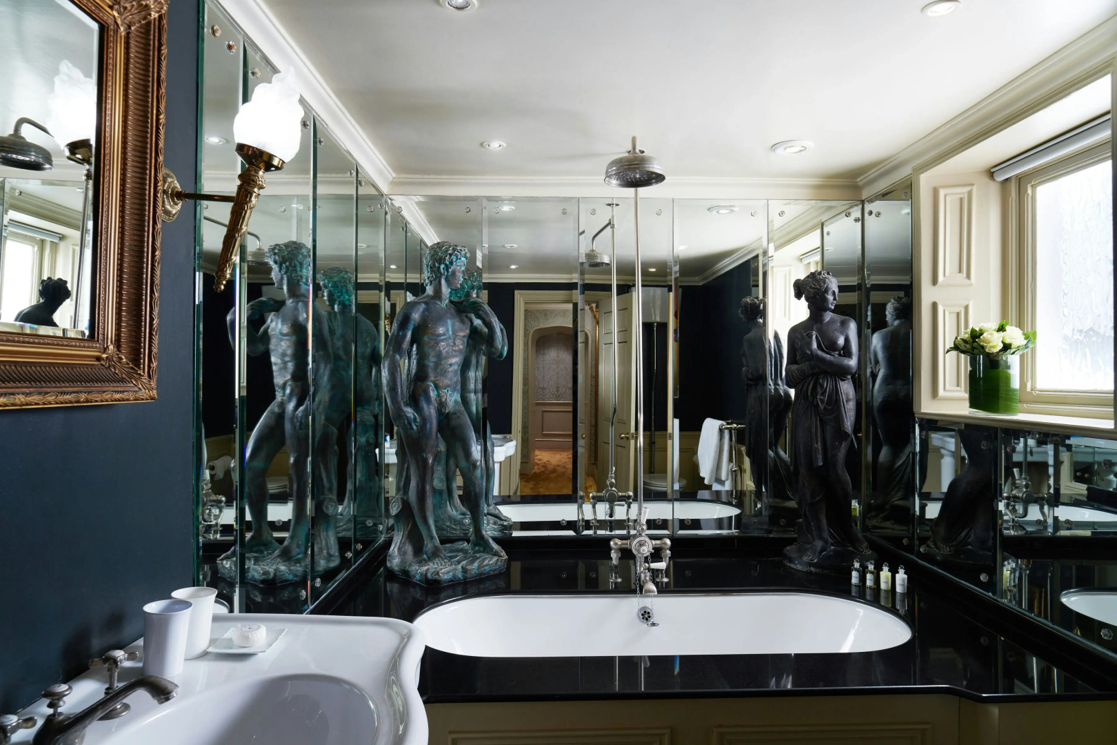 Photo - The Gore London – Starhotels Collezione