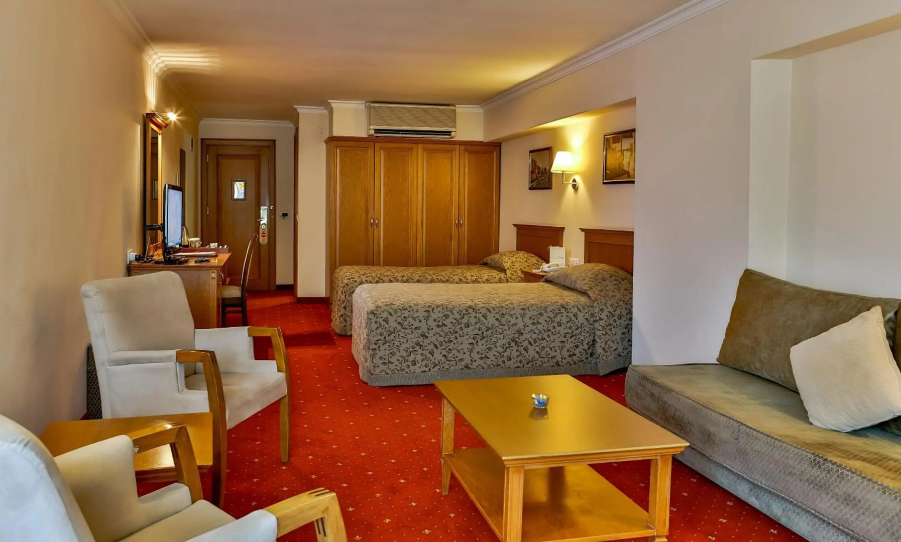 Photo - Central Hotel