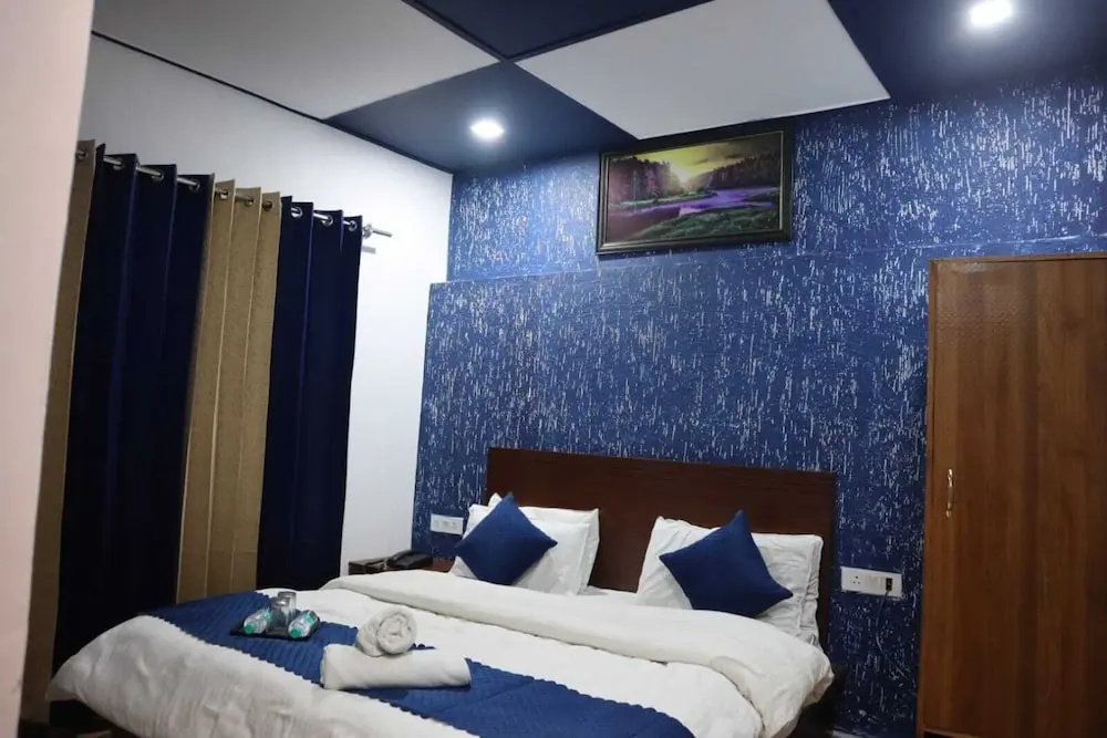 Hotel Everest Highland by Krishiv