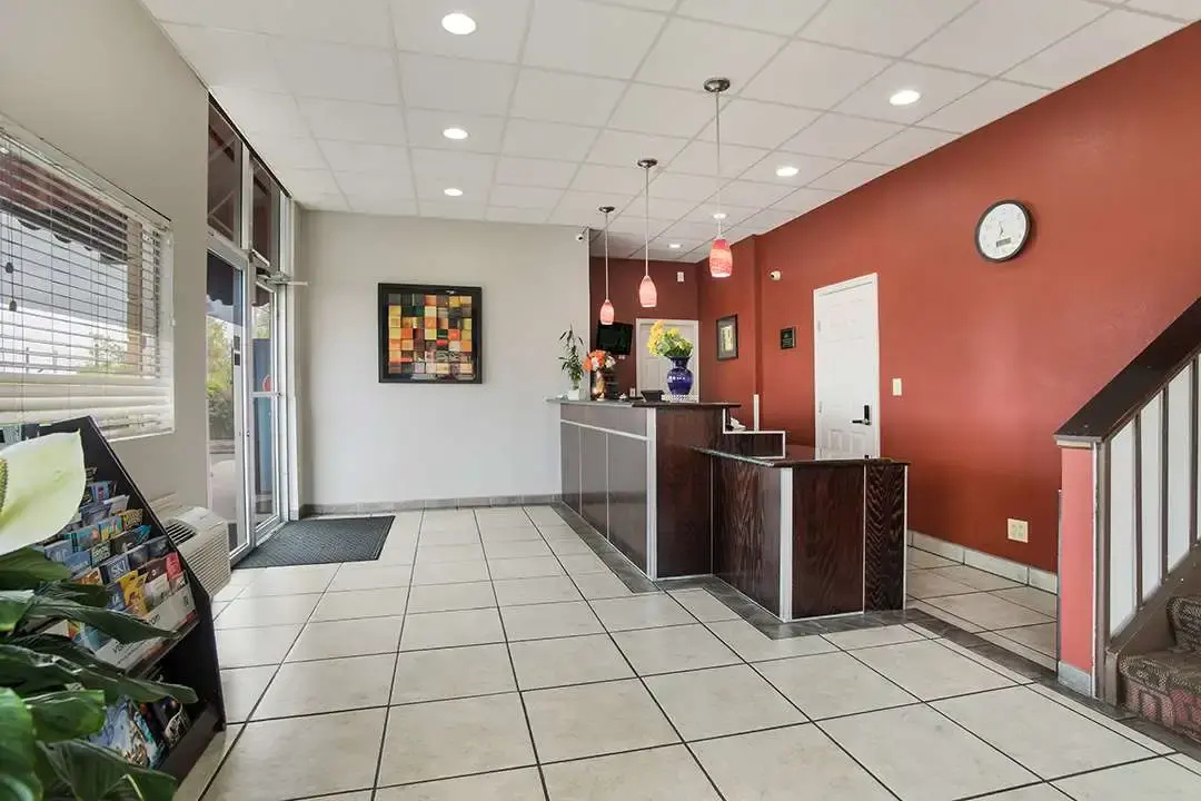 Photo - Americas Best Value Inn Tulsa at I-44