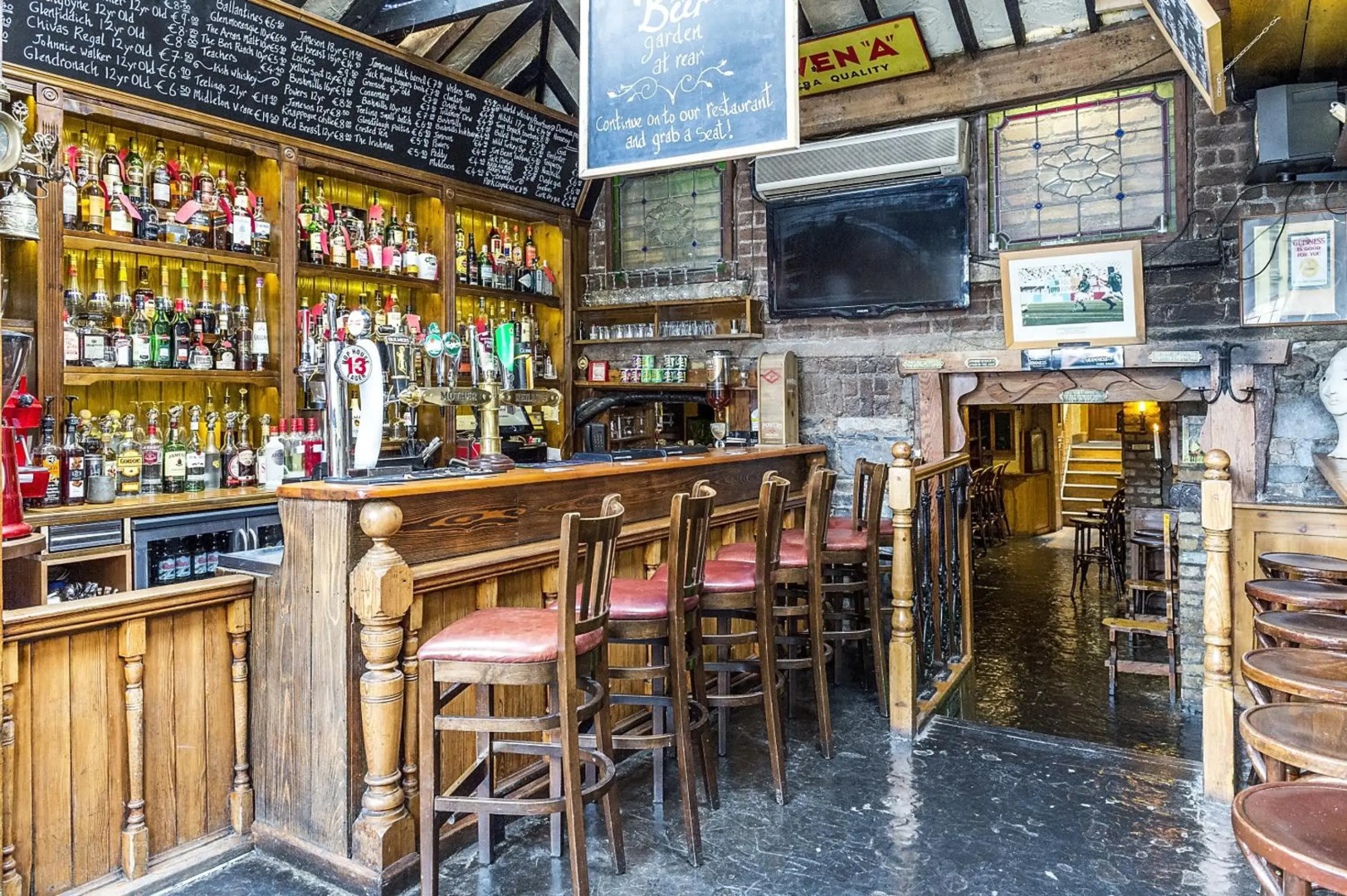 Photo - Uppercross House Hotel