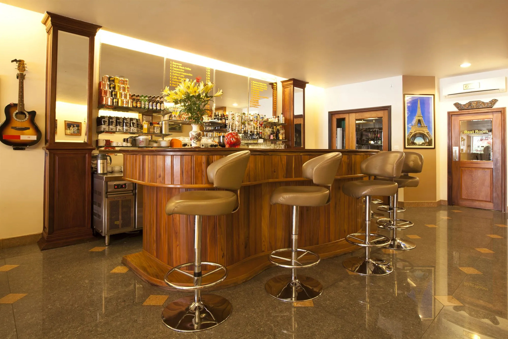 Foto - Golden House International Hotel