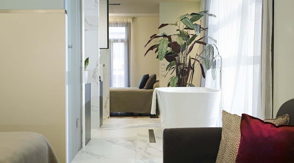 Photo - The Gem Society Hotel