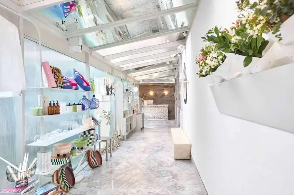 Photo - The Kin Hotel