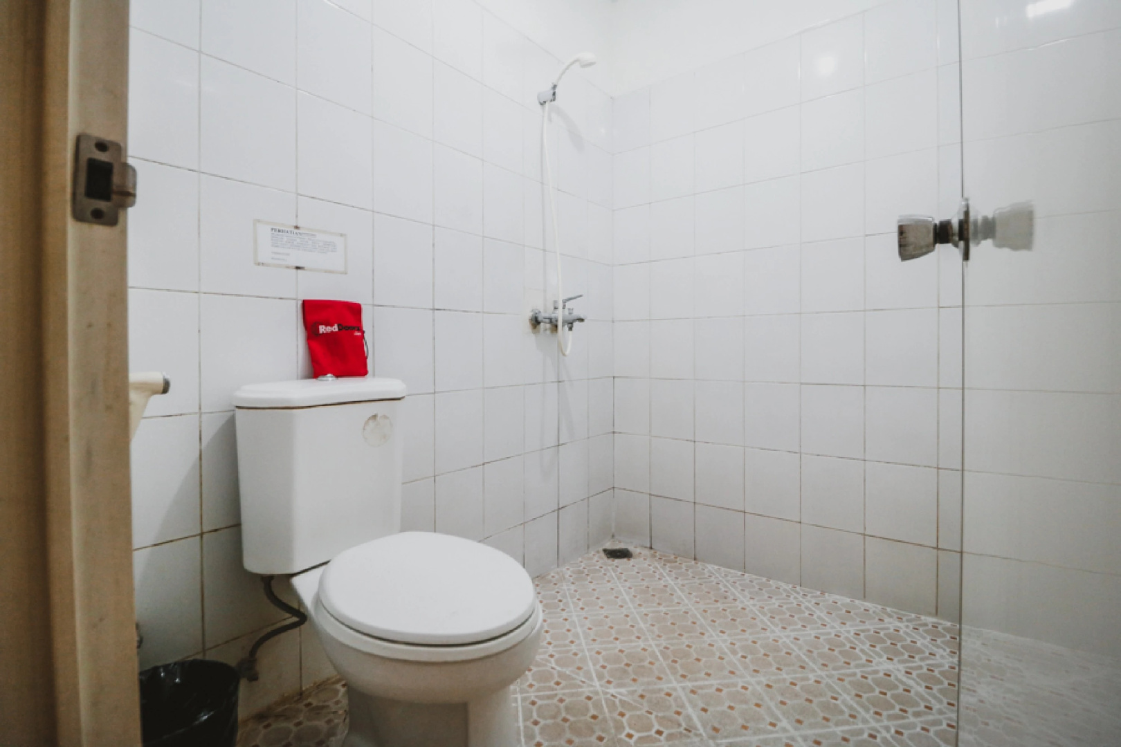 Photo - RedDoorz Plus at Jalan Gatot Subroto Jakarta