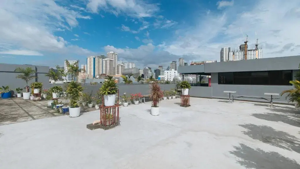 Photo - RedDoorz Plus at Evangelista Street Makati