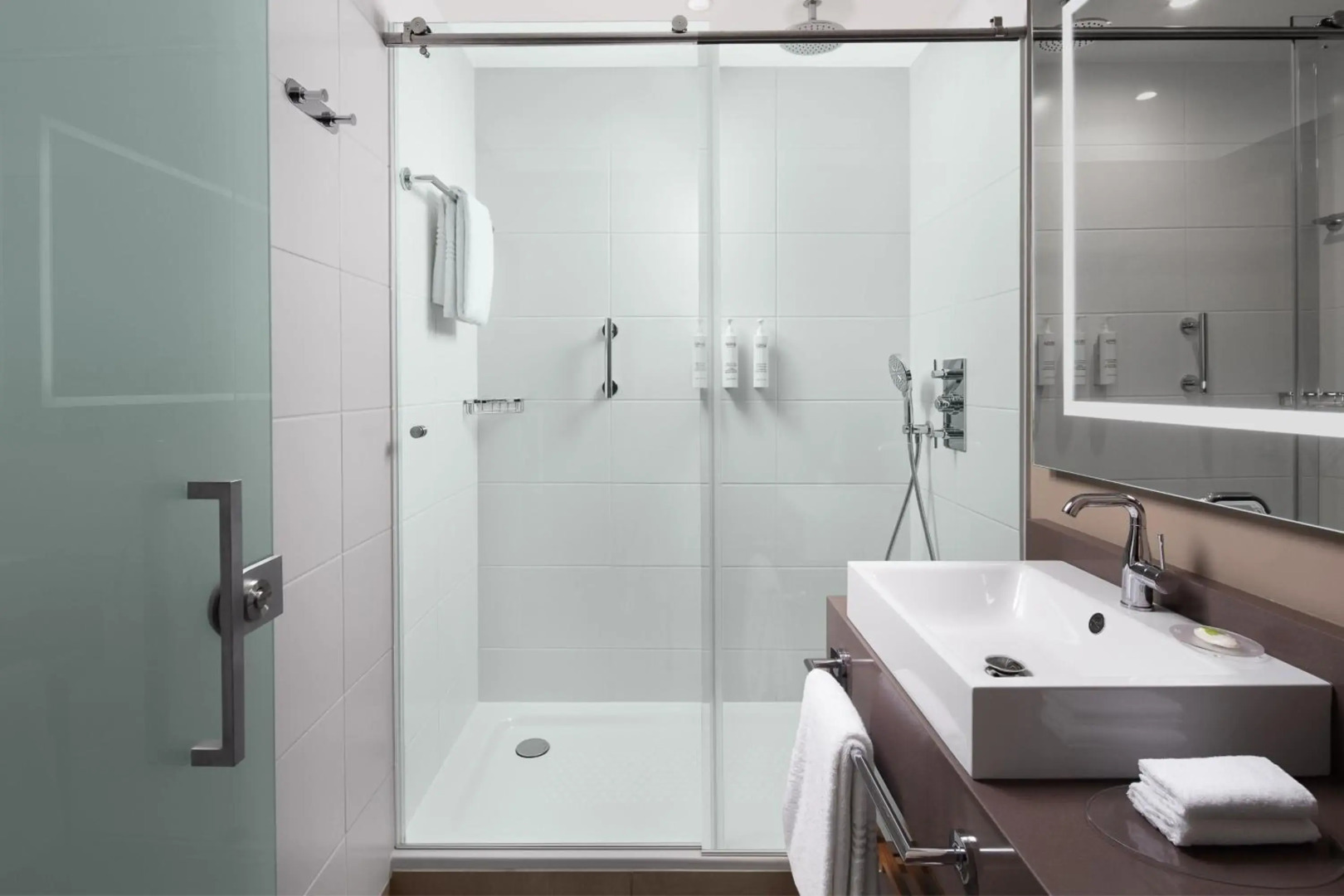 Photo - Courtyard by Marriott Paris Porte de Versailles