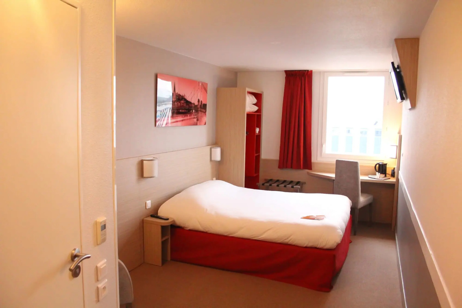 Photo - B&B HOTEL Lyon Aéroport Saint-Quentin-Fallavier