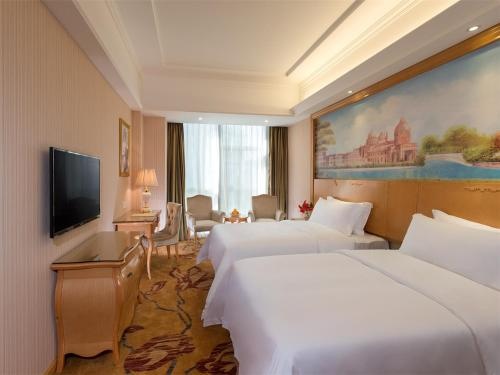 Vienna Hotel Shenzhen Baoneng City Plaza Branch