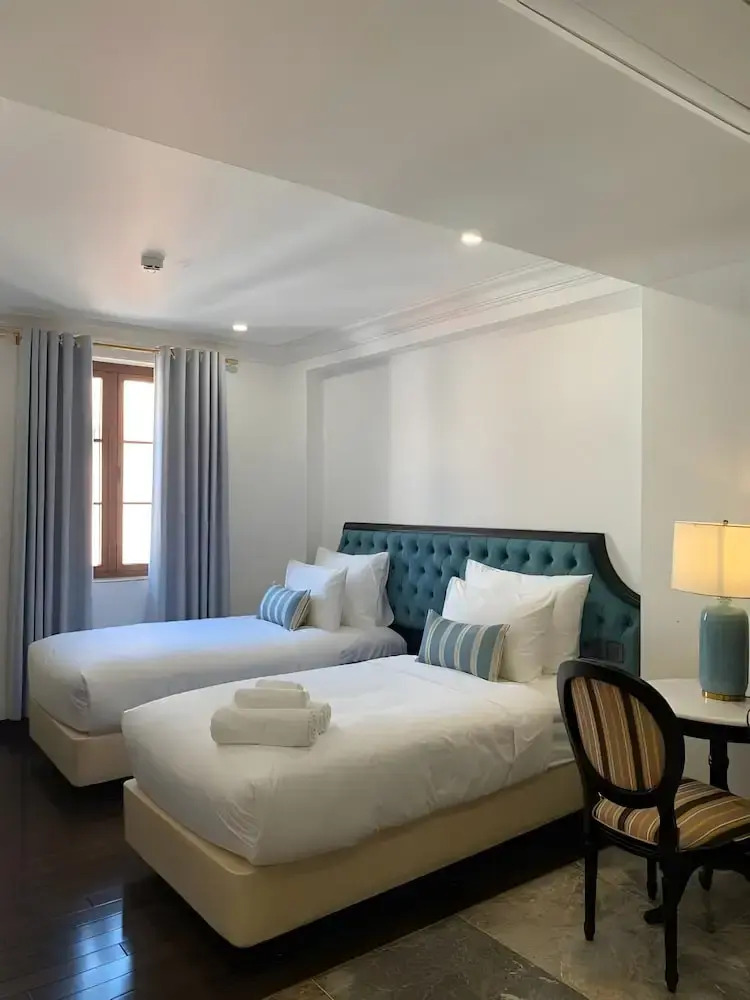 Photo - The Room Hotel - Starbucks