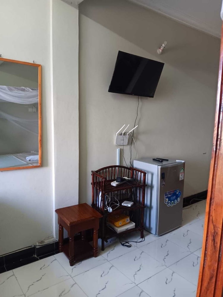 Lux Suites Vee Studio Apartments Bamburi