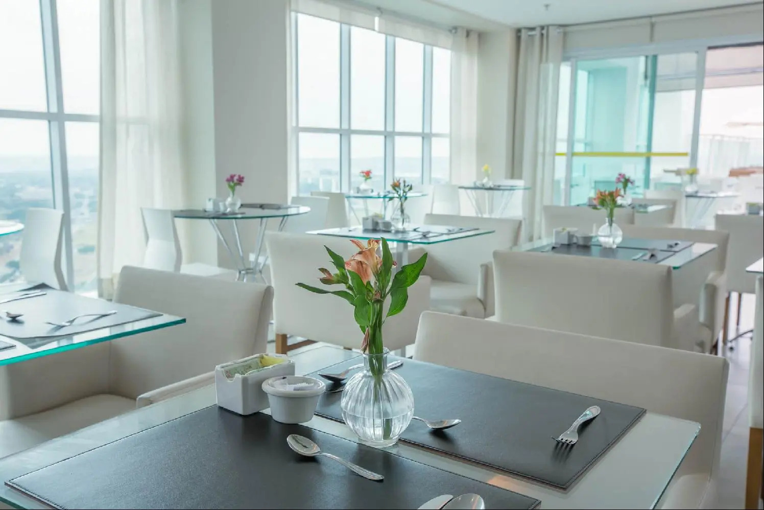 Photo - Saint Moritz Hplus Express