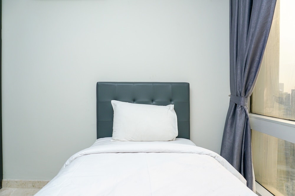 Stunning 2BR at The Empyreal Condominium Epicentrum Apartment