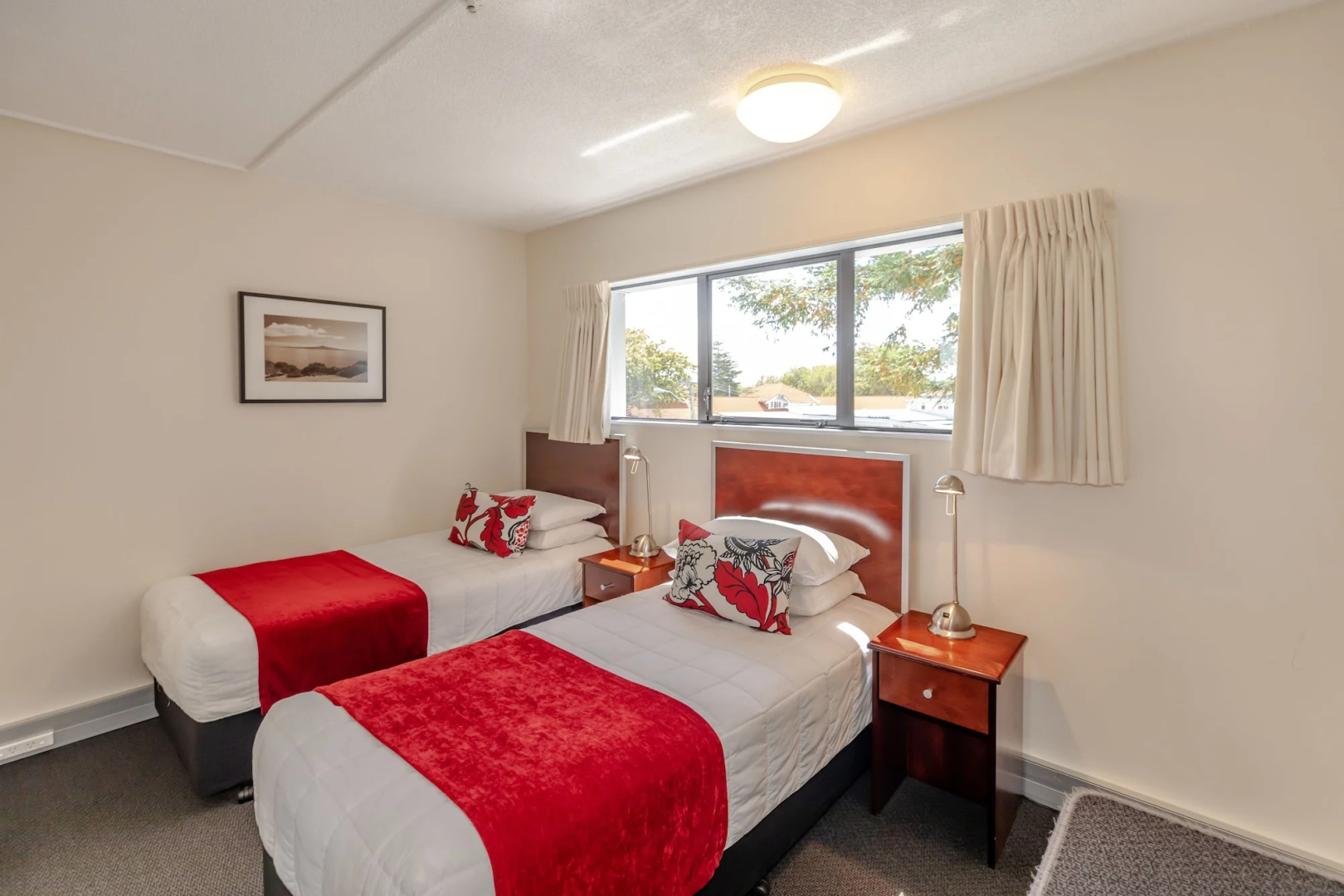 Photo - The Parnell Hotel & Conference Centre