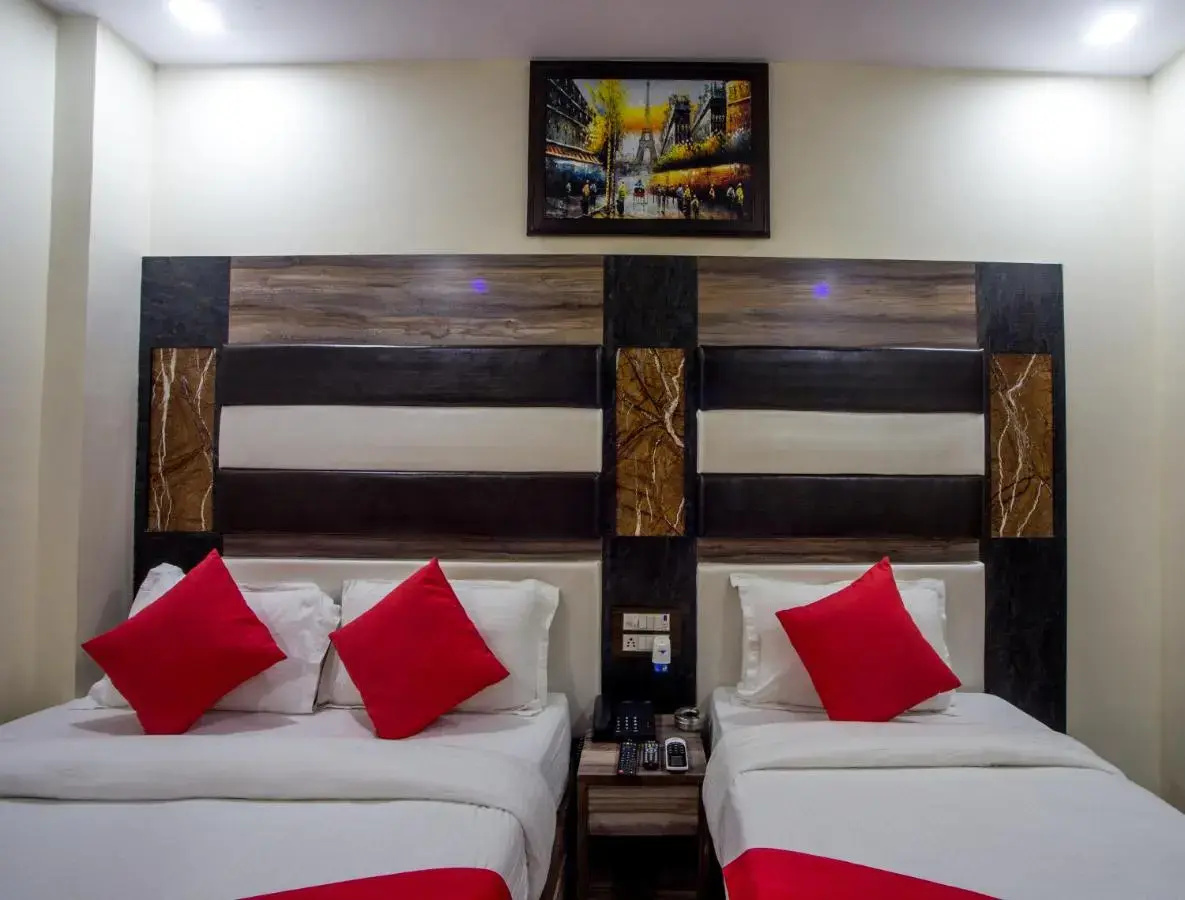 Photo - Hotel Dollar Inn