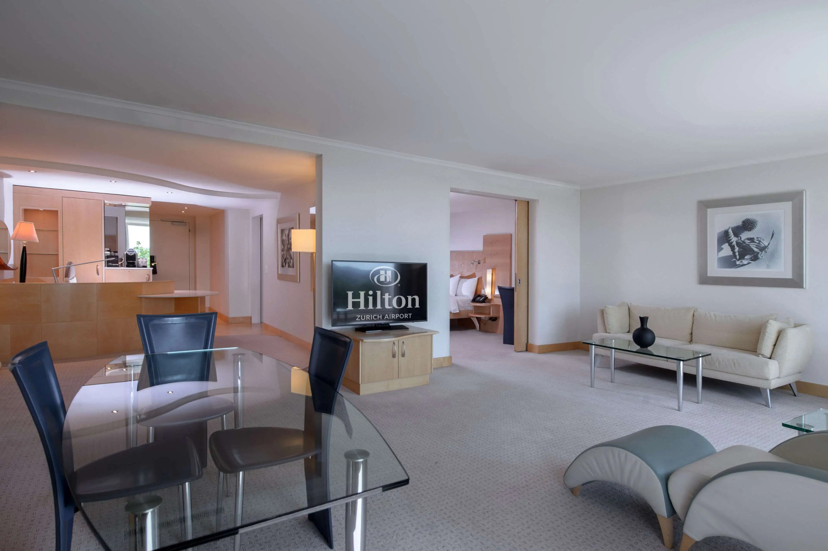 Photo - Hilton Zurich Airport
