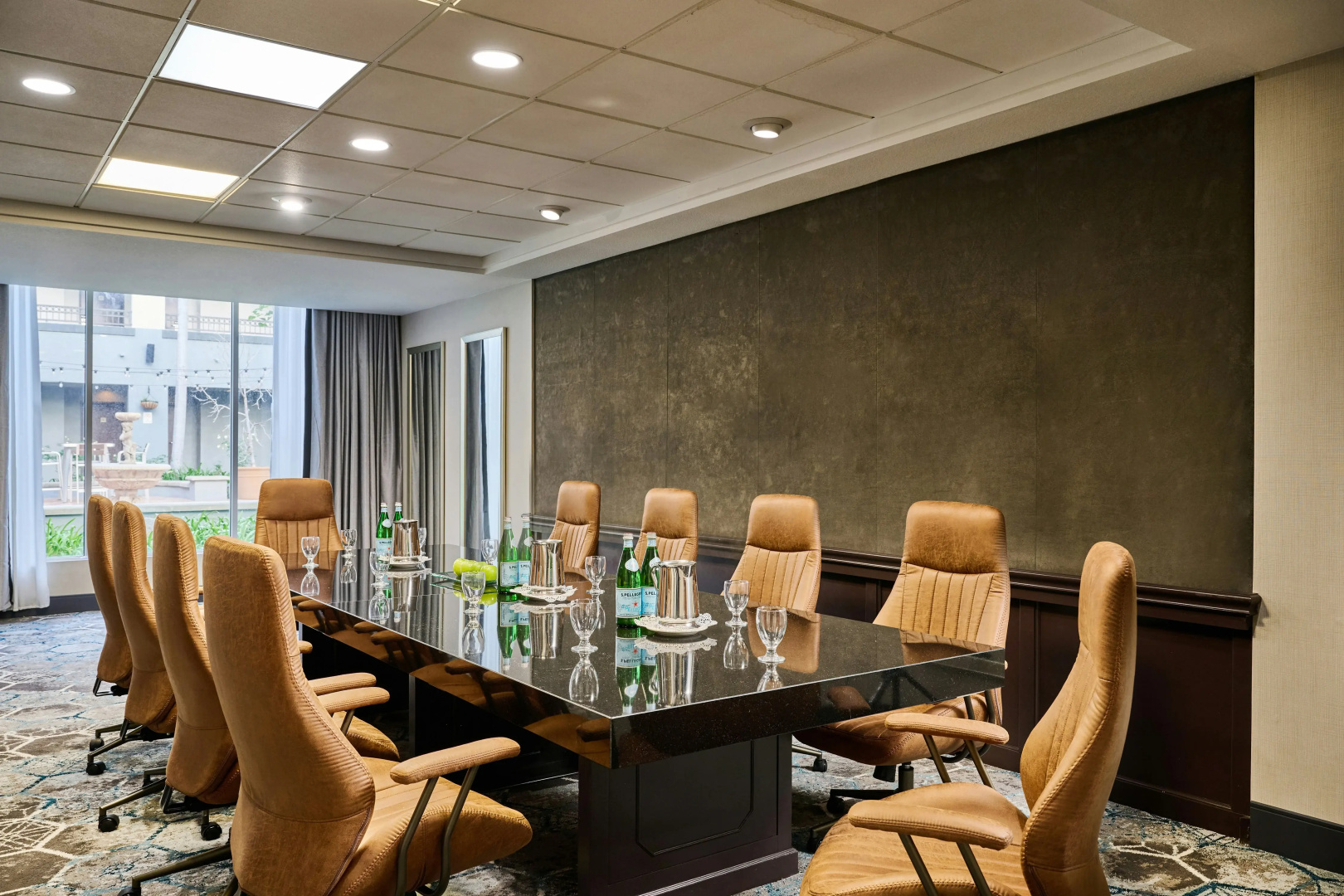 Foto - DoubleTree by Hilton Chatsworth
