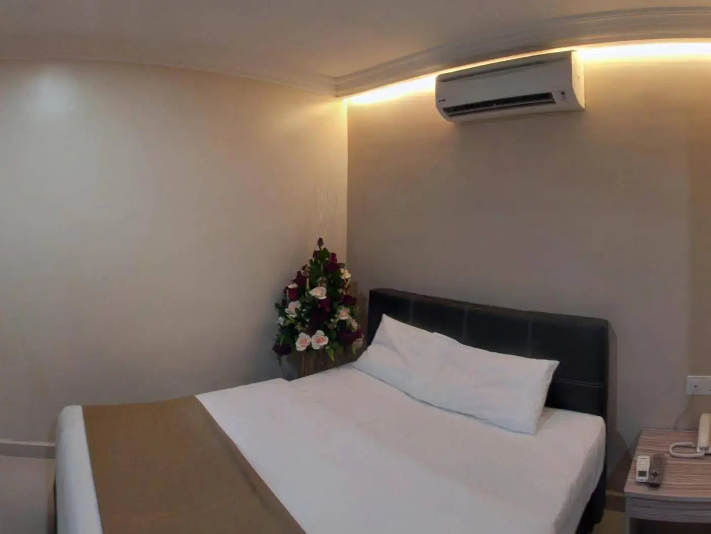 Photo - Safari Hotel