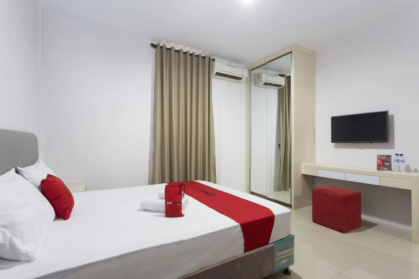Foto - RedDoorz Plus near Cilandak Town Square 2