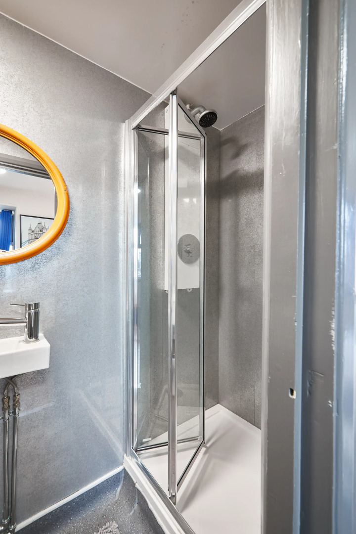 Photo - St Christopher's Inn Shepherd's Bush