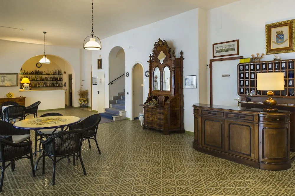 Photo - Hotel Bellevue Suite