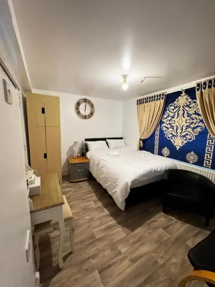 Foto - OYO Unique Guestroom - Farnworth, Easy Access to Bolton