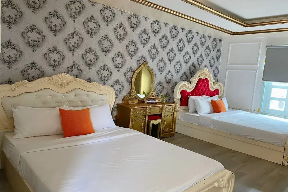 Foto - CROWNE MEOW BÙI VIỆN HOTEl 2