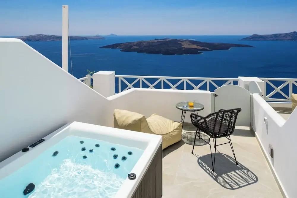 Photo - Elia Caldera Suites