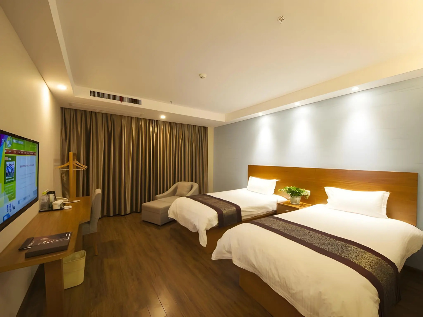 GreenTree Inn TaiZhou JingJiang ZhongZhou Road Sunshine International Business Hotel