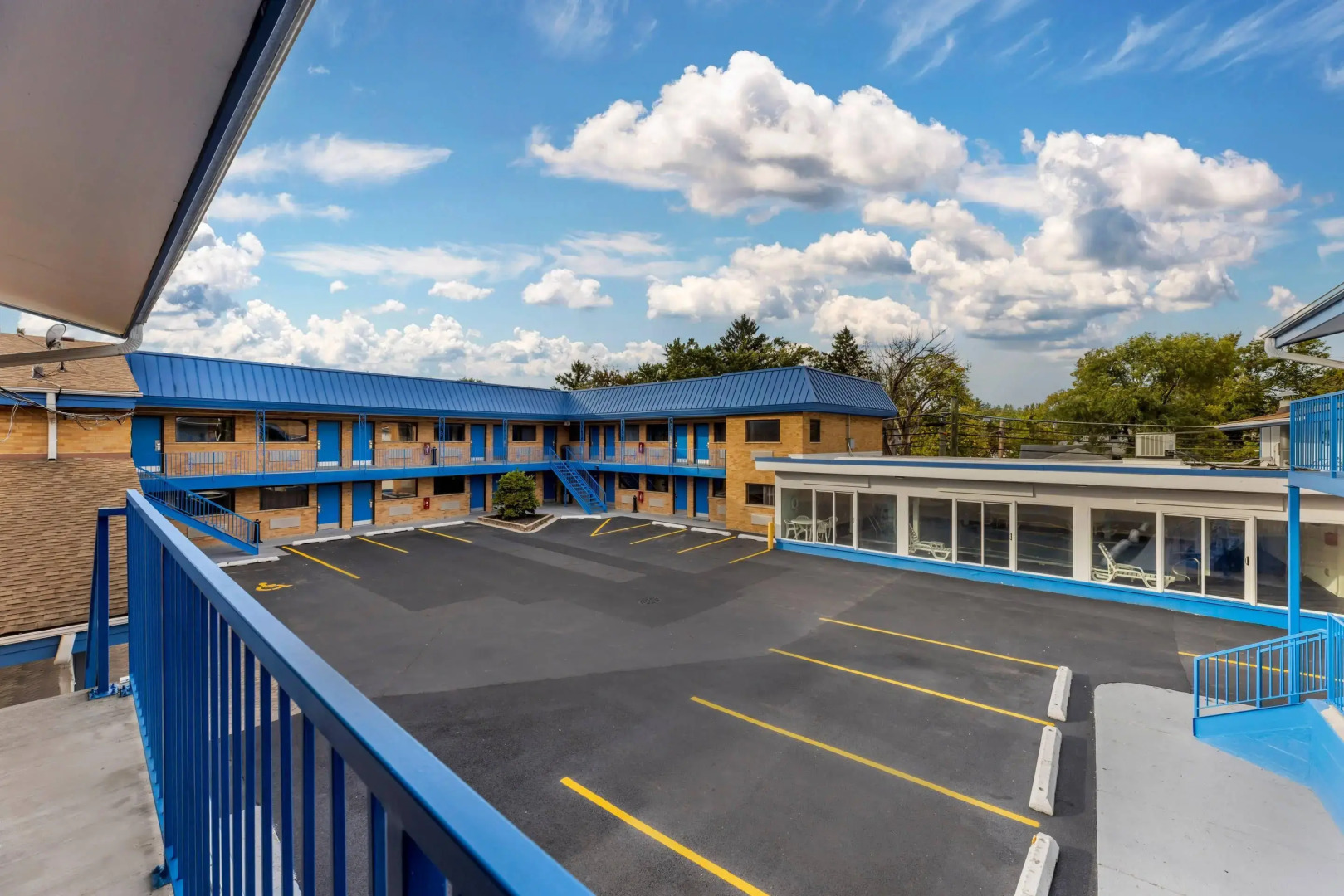 Photo - Rodeway Inn Lyons - La Grange