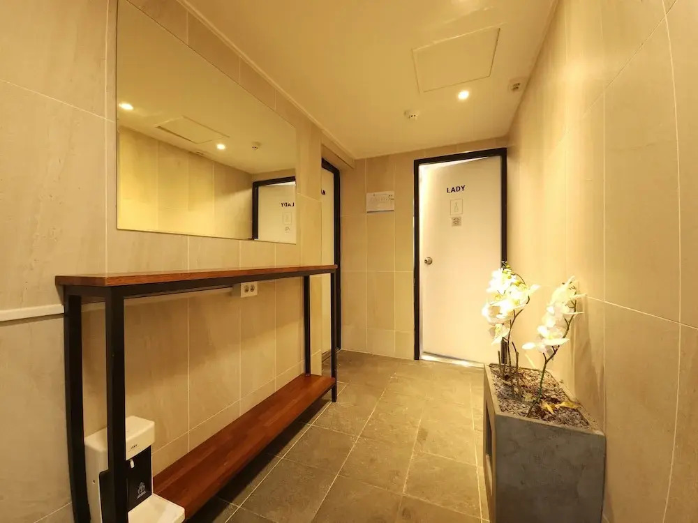 Photo - OYO Hostel Myeongdong 5