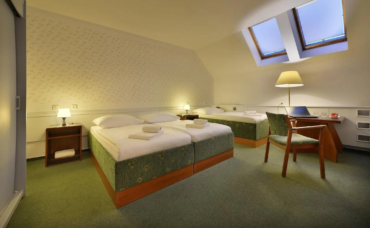 Foto - Three Crowns Hotel