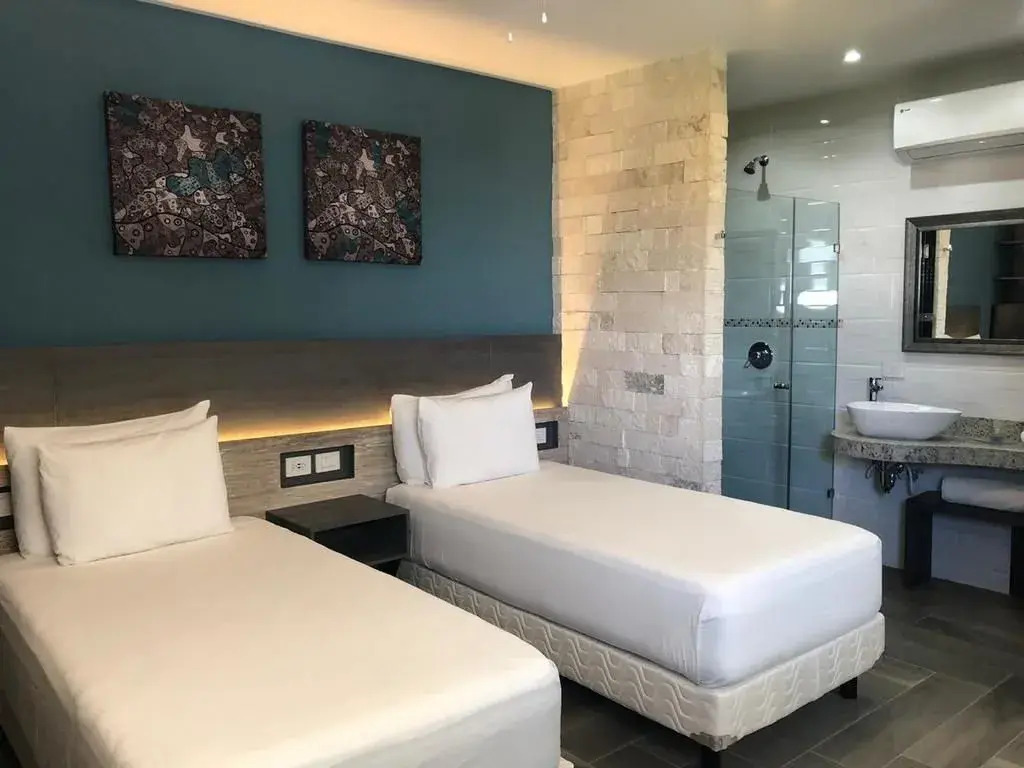 Photo - Illusion Xpress I Attraction Hotel Deluxe