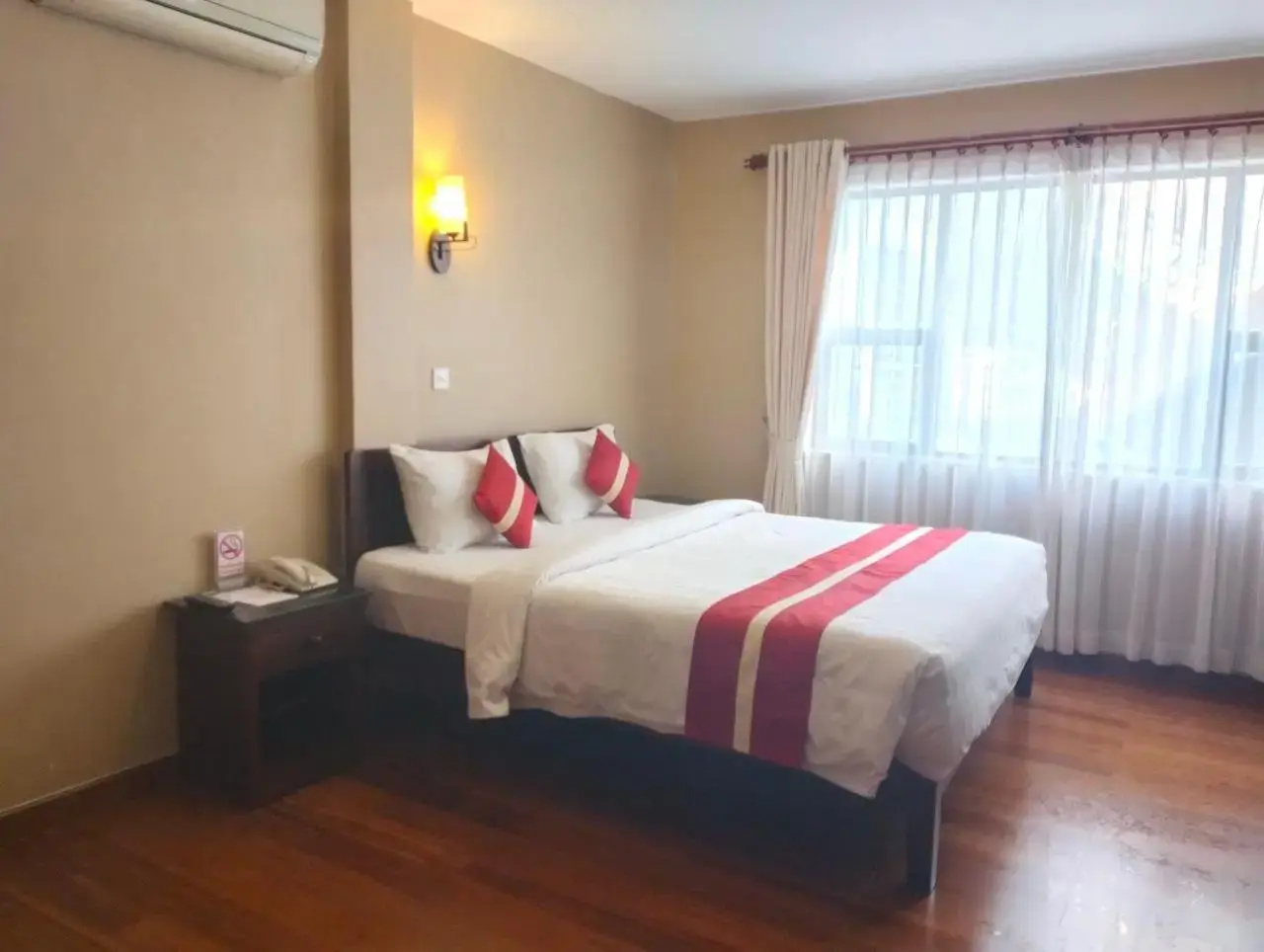 Photo - Lux Riverside Hotel & Apartment