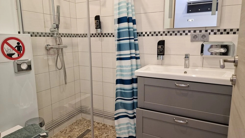 Photo - Elegance Studios