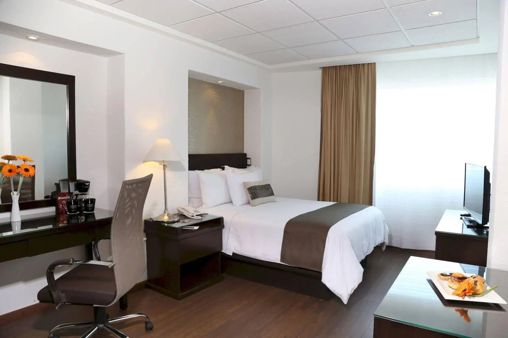 Foto - Mesón Ejecutivo Guadalajara - Nuevo Consulado Americano Monraz