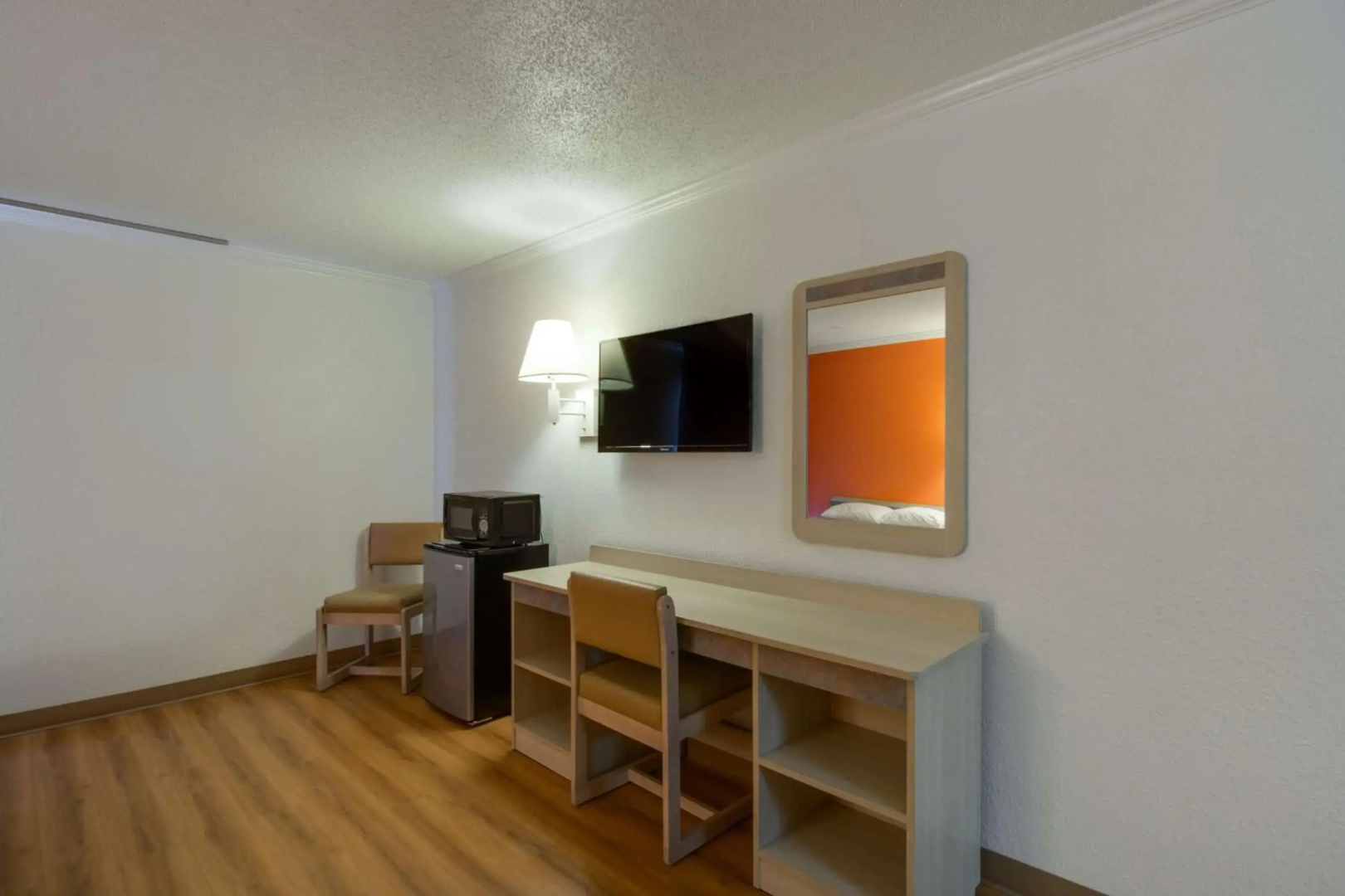 Photo - Motel 6-Waukegan, IL