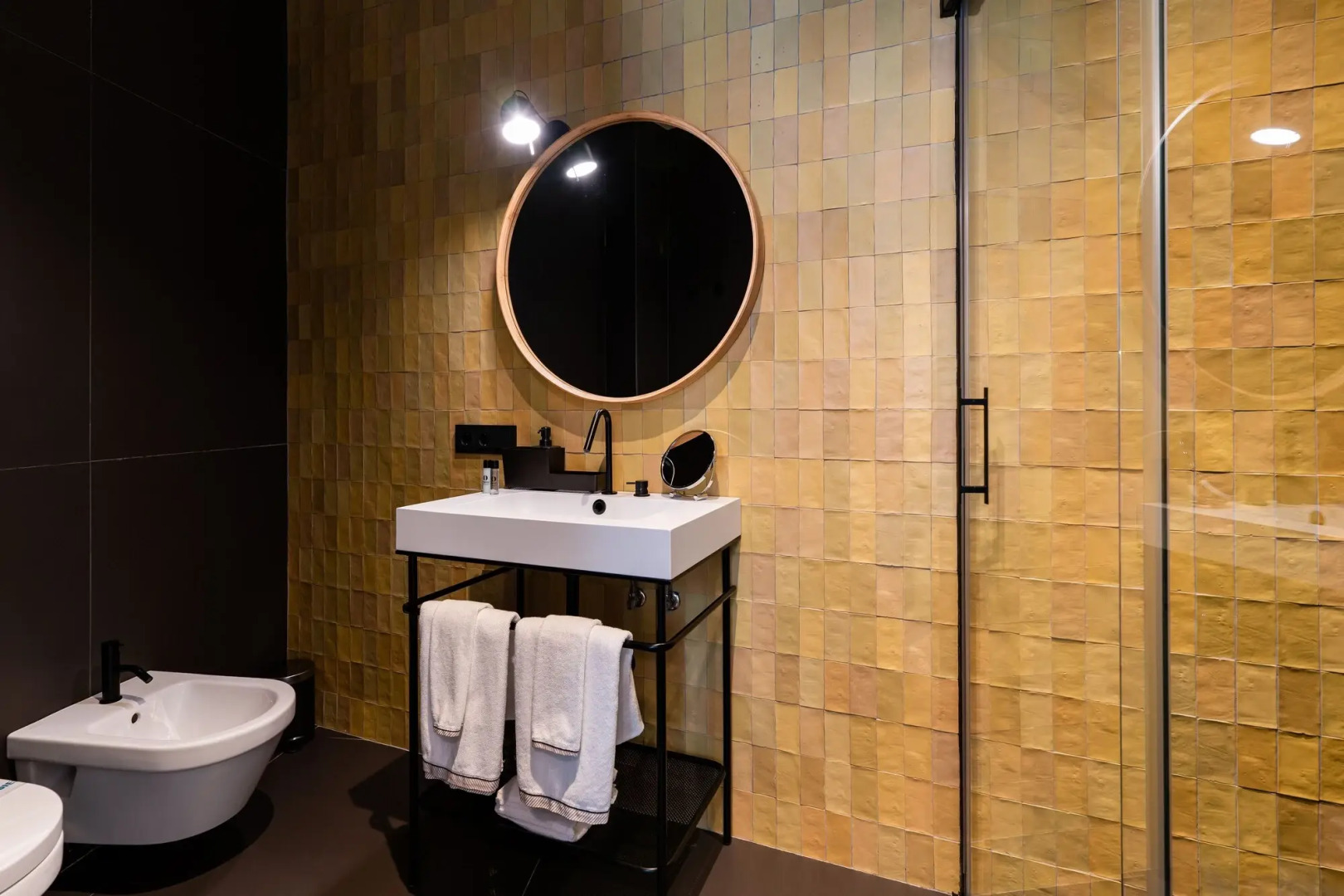 Photo - Welldone Quality - Crystal pool